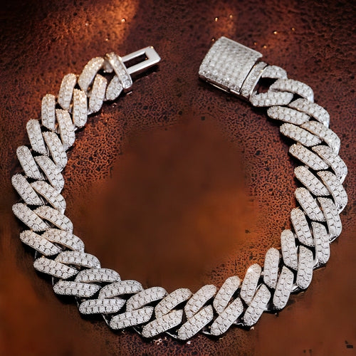 LuxeJewels⢠Diamond Cuban Bracelet